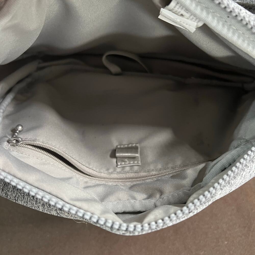 Baggallini Heather Gray Neoprene Sling RFID Crossbody Handsfree Backpack New - Picture 5 of 11